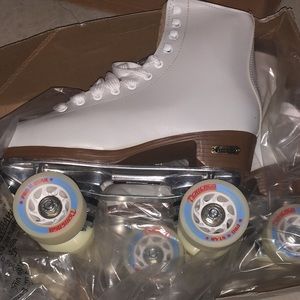 Chicago roller skates size 8 NWT